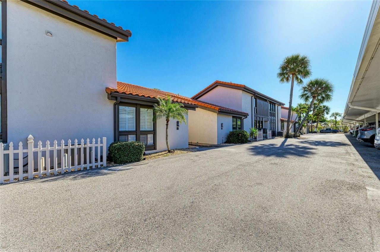 800 S Blvd Of The Presidents, Unit 9, Sarasota, FL 34236 Photo