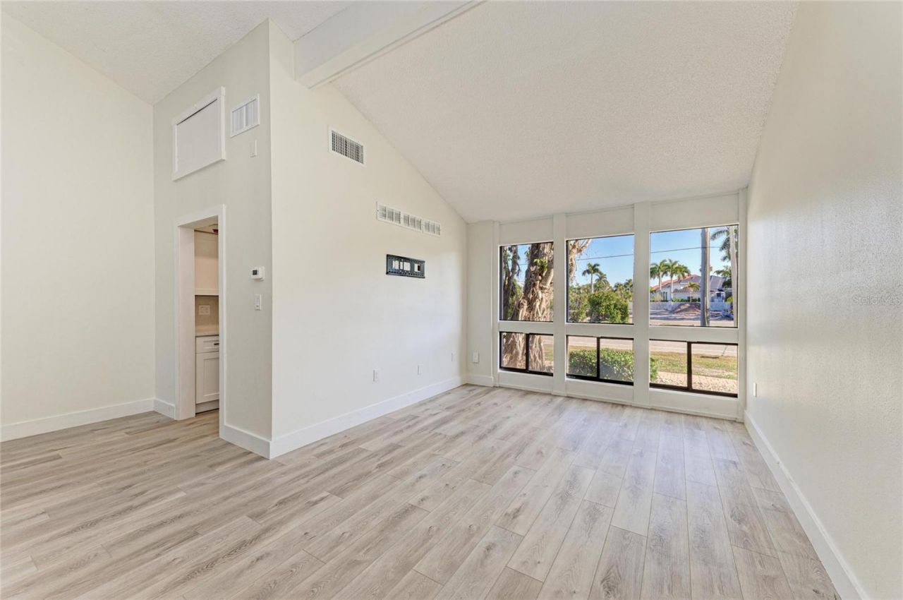 800 S Blvd Of The Presidents, Unit 9, Sarasota, FL 34236 Photo