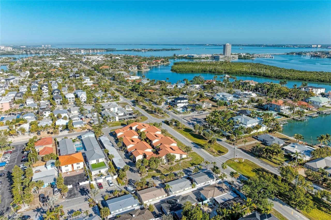 800 S Blvd Of The Presidents, Unit 9, Sarasota, FL 34236 Photo