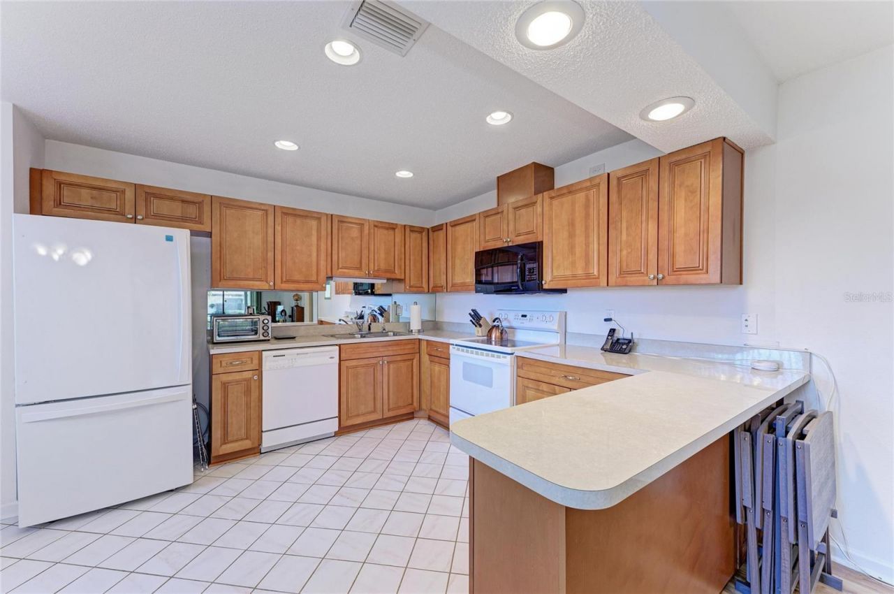 5400 34th Street W, Unit 16B, Bradenton, FL 34210 Photo