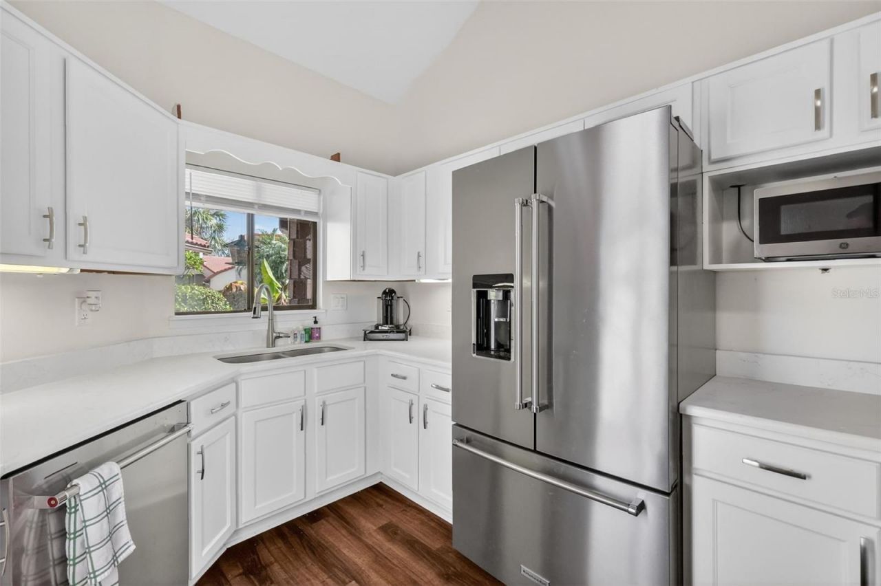 301 Clusterwood Drive, Yalaha, FL 34797 Photo