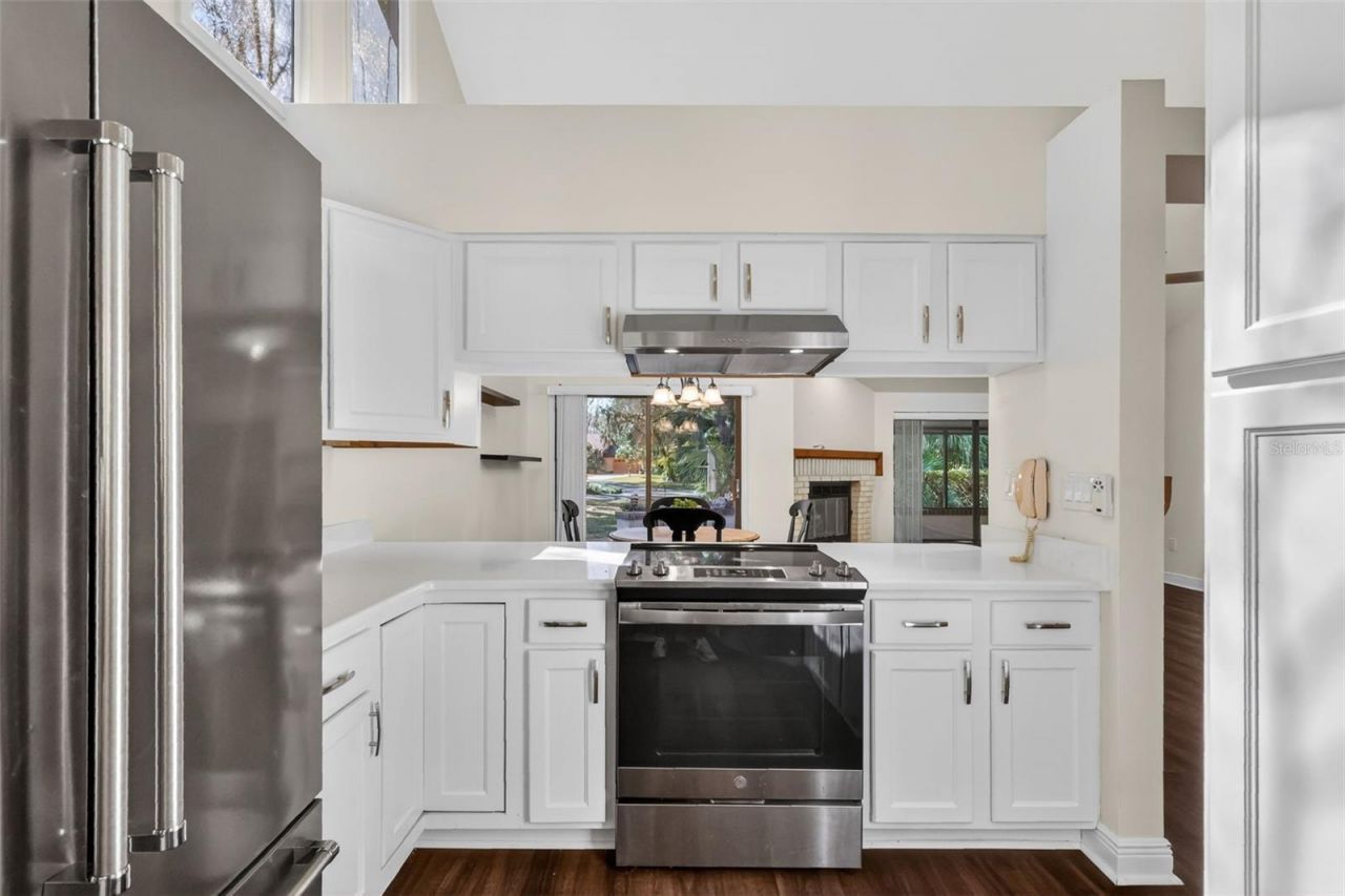 301 Clusterwood Drive, Yalaha, FL 34797 Photo