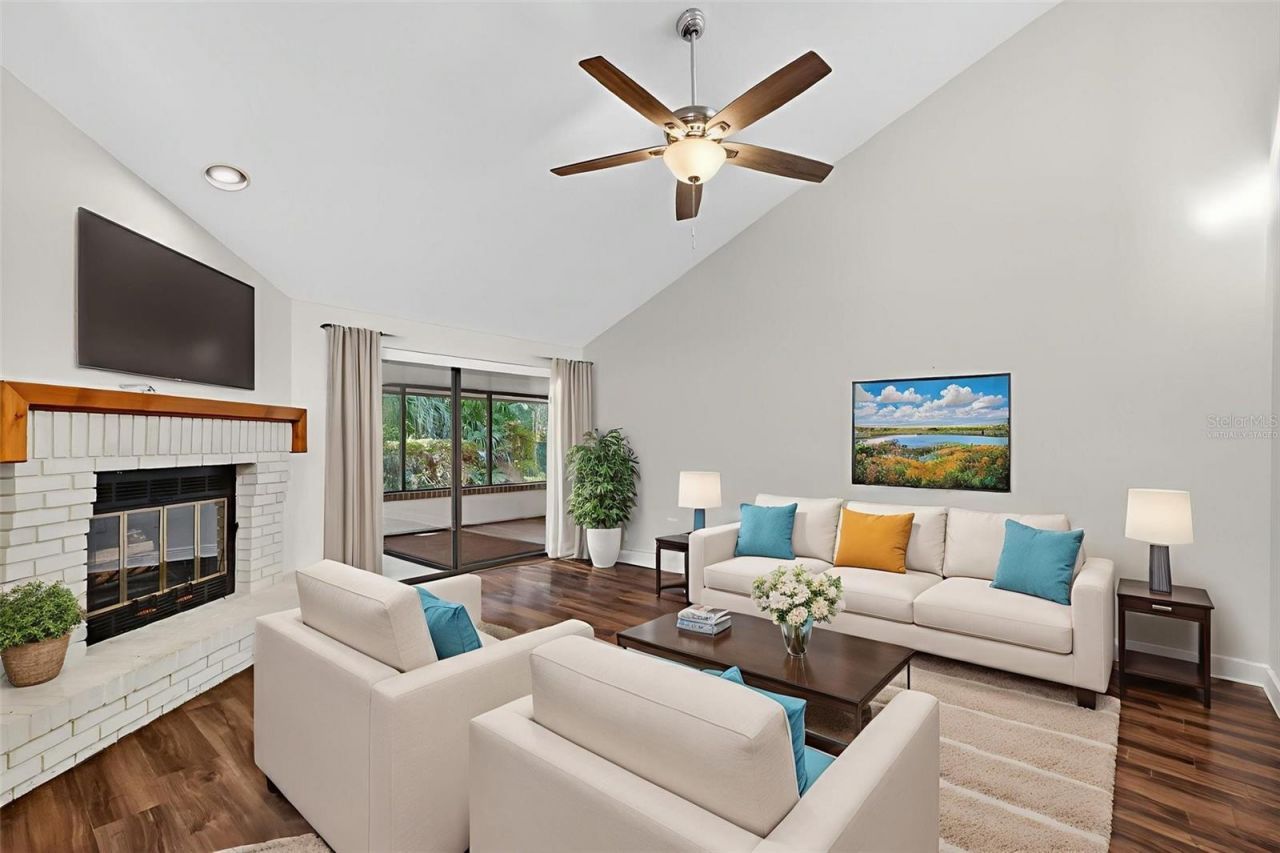 301 Clusterwood Drive, Yalaha, FL 34797 Photo