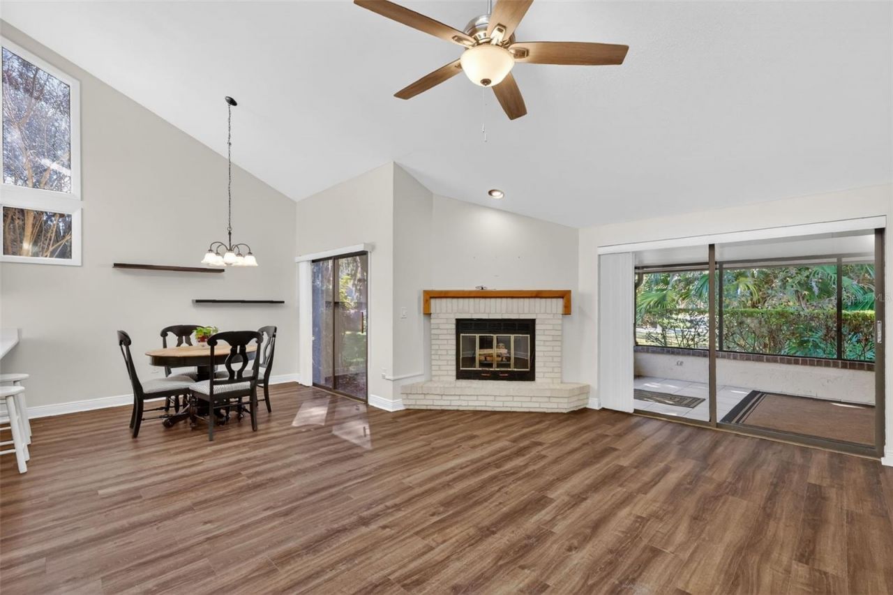 301 Clusterwood Drive, Yalaha, FL 34797 Photo