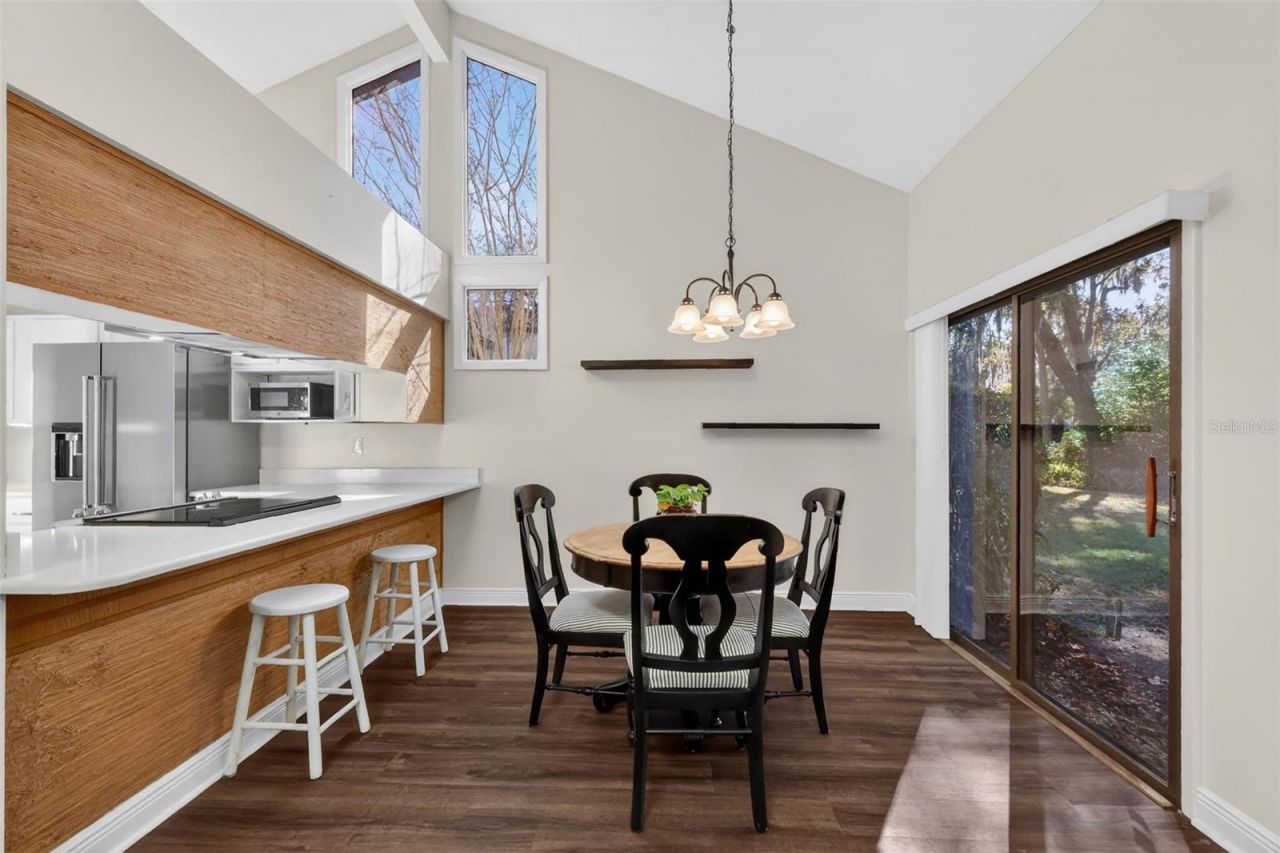 301 Clusterwood Drive, Yalaha, FL 34797 Photo