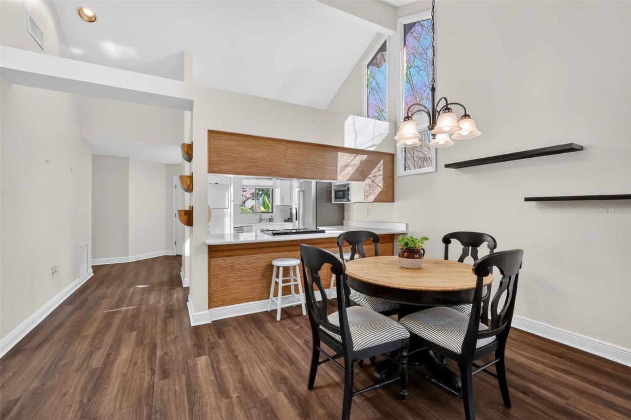 301 Clusterwood Drive, Yalaha, FL 34797 Photo