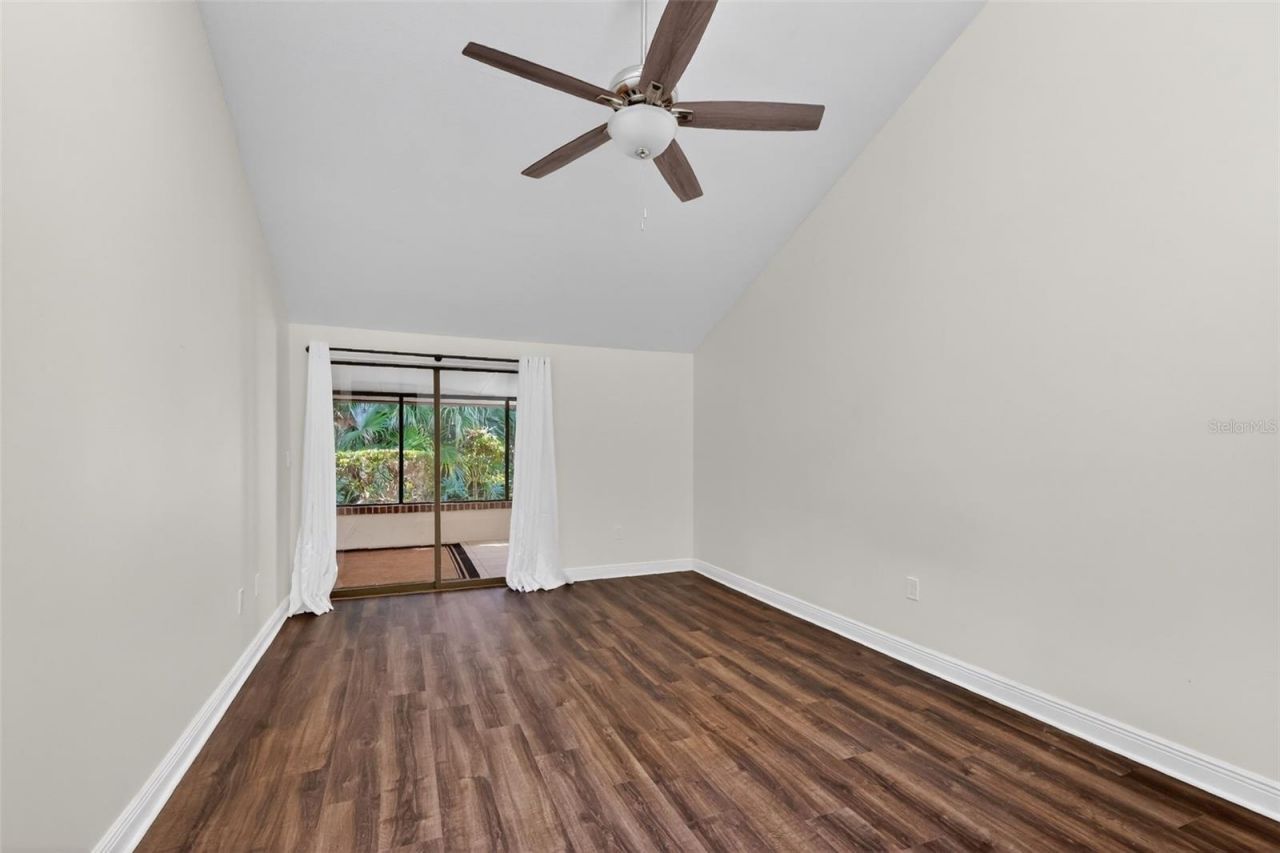 301 Clusterwood Drive, Yalaha, FL 34797 Photo