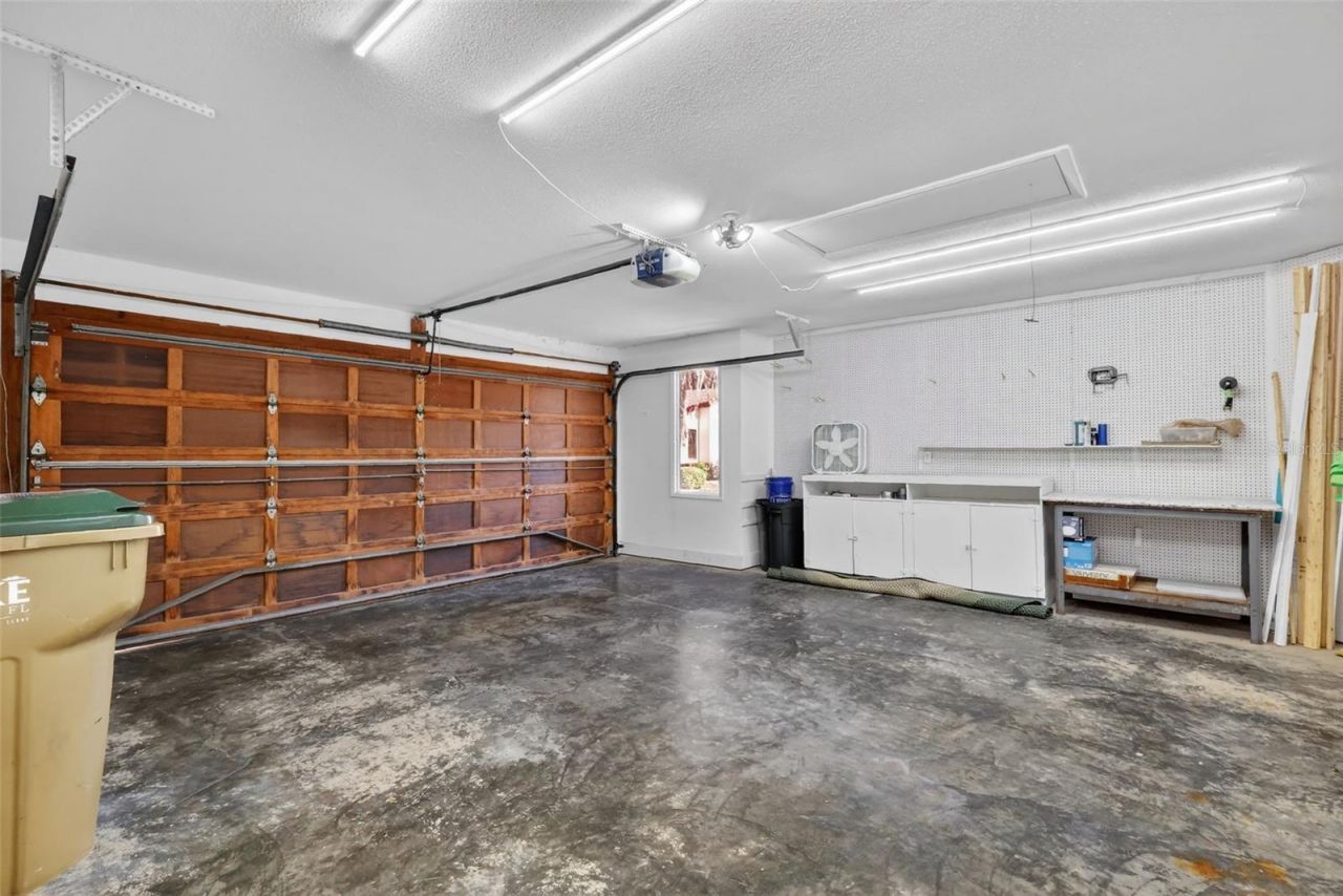 301 Clusterwood Drive, Yalaha, FL 34797 Photo