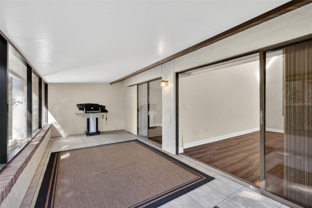 301 Clusterwood Drive, Yalaha, FL 34797 Photo