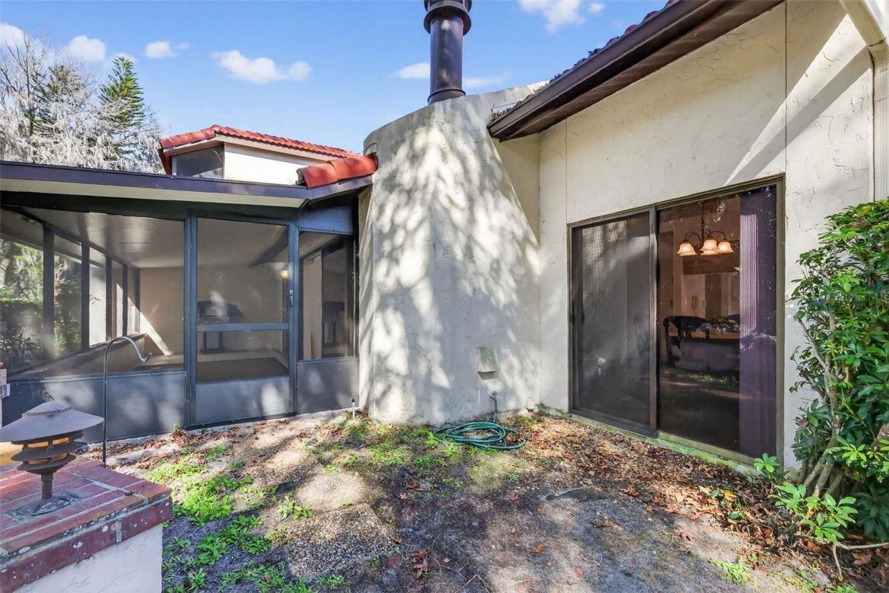 301 Clusterwood Drive, Yalaha, FL 34797 Photo