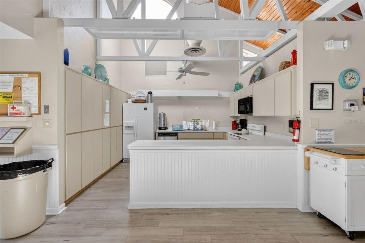 301 Clusterwood Drive, Yalaha, FL 34797 Photo