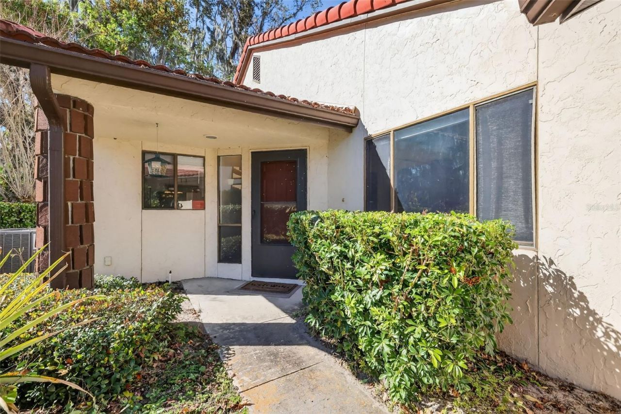 301 Clusterwood Drive, Yalaha, FL 34797 Photo