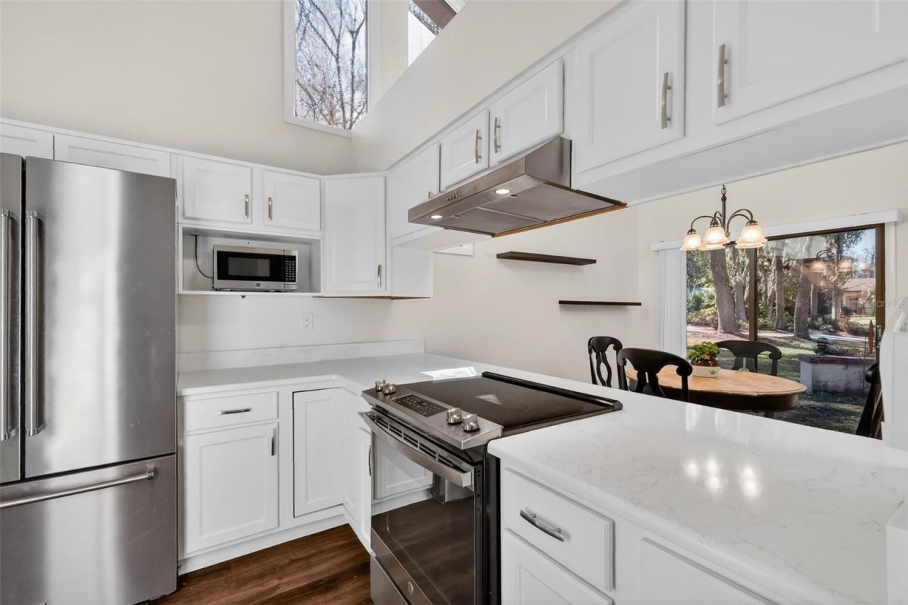 301 Clusterwood Drive, Yalaha, FL 34797 Photo