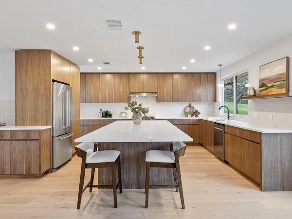 408 Rolling Green DR, Lakeway, TX 78734