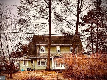 35 E ATHENS AVENUE, ARDMORE, PA 19003