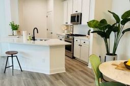 501 Raes Court photo 4