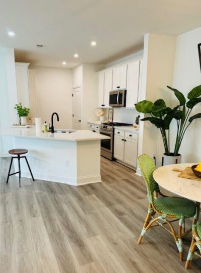 501 Raes Court Photo 4