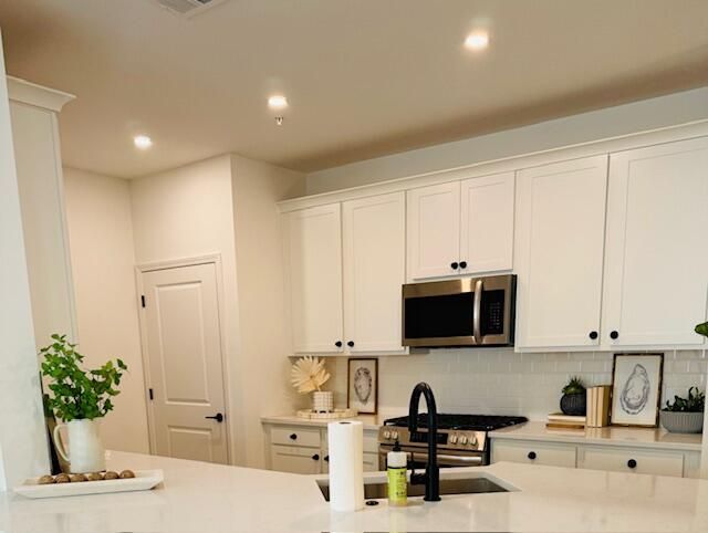 501 Raes Court Photo 6