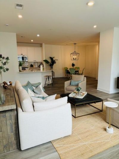 501 Raes Court Photo 8