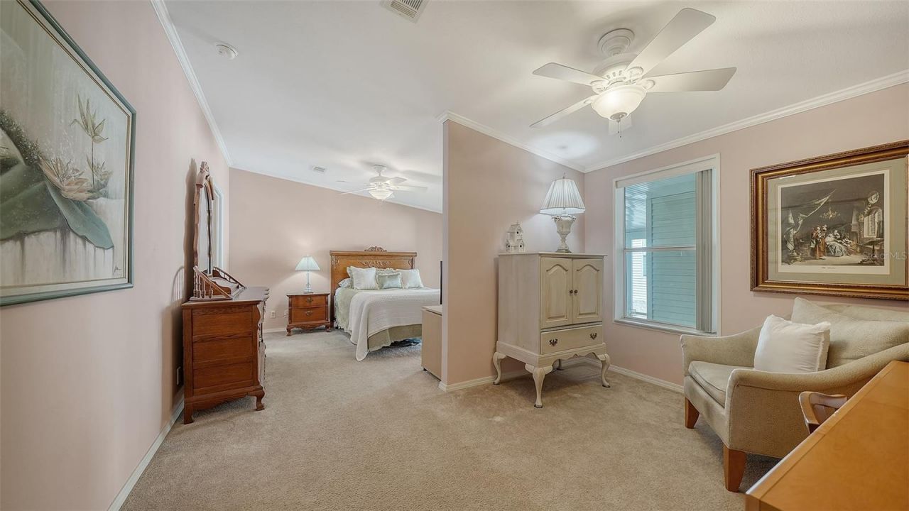 112 Oakwood Boulevard W, Sarasota, FL 34237 Photo