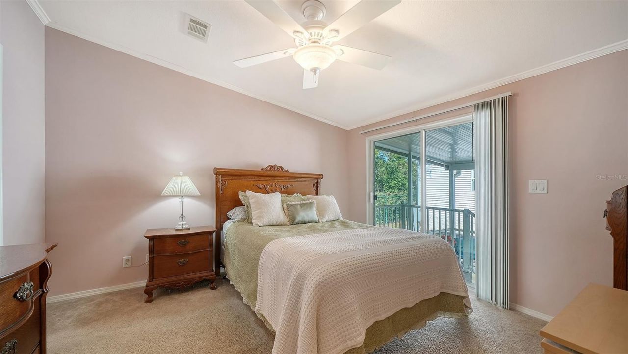 112 Oakwood Boulevard W, Sarasota, FL 34237 Photo