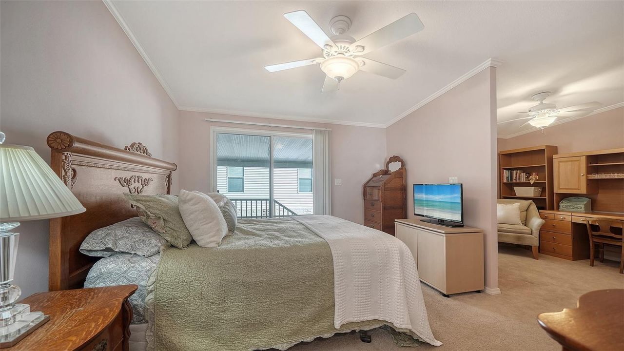 112 Oakwood Boulevard W, Sarasota, FL 34237 Photo