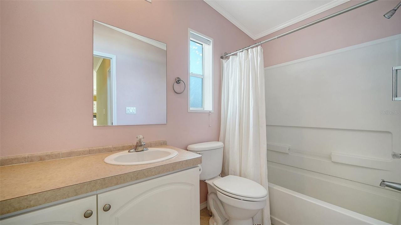 112 Oakwood Boulevard W, Sarasota, FL 34237 Photo