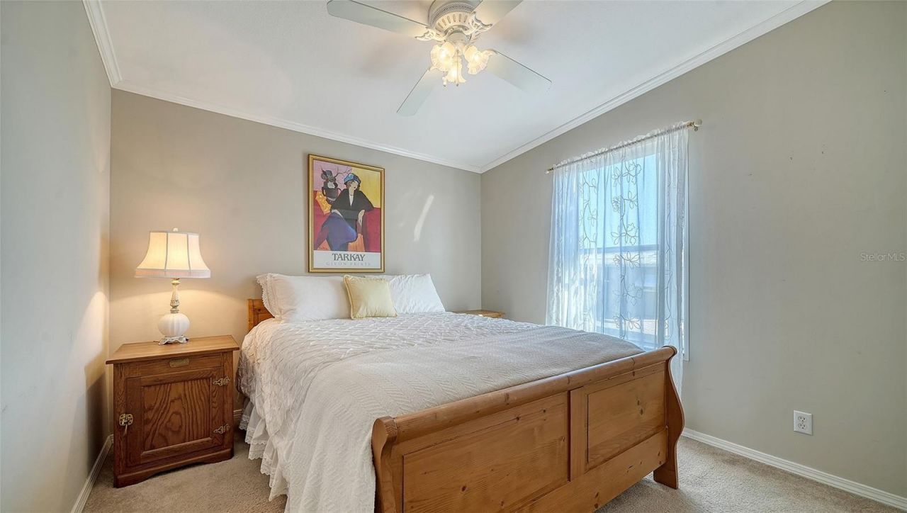 112 Oakwood Boulevard W, Sarasota, FL 34237 Photo