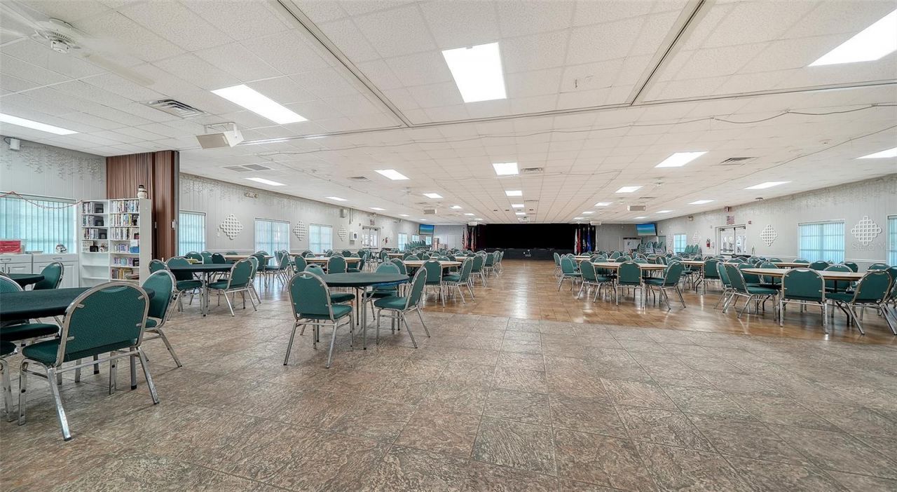 112 Oakwood Boulevard W, Sarasota, FL 34237 Photo