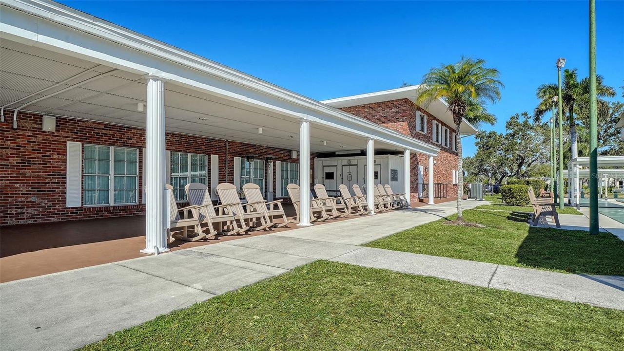 112 Oakwood Boulevard W, Sarasota, FL 34237 Photo