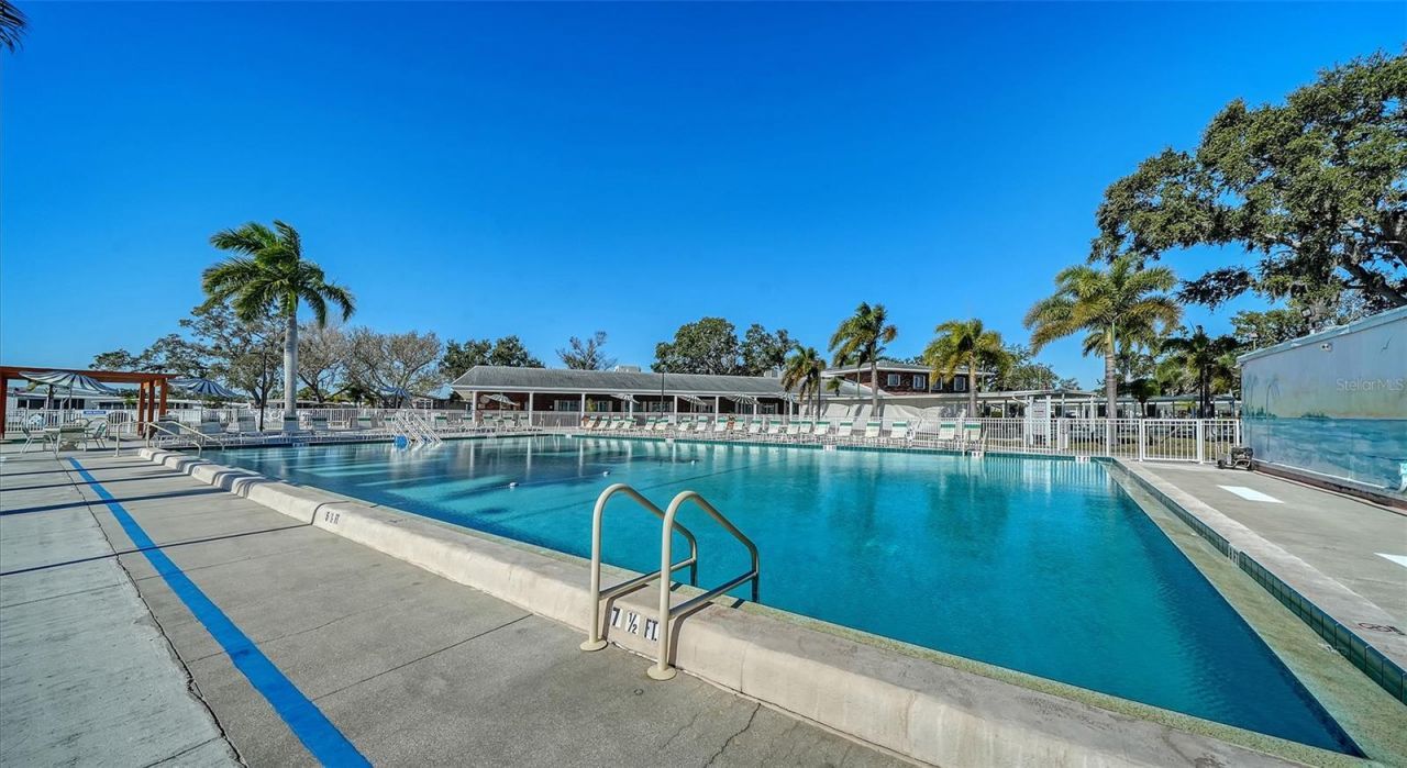 112 Oakwood Boulevard W, Sarasota, FL 34237 Photo