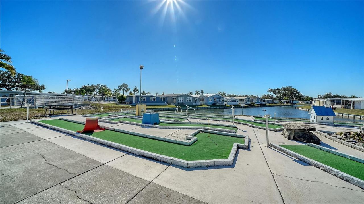 112 Oakwood Boulevard W, Sarasota, FL 34237 Photo