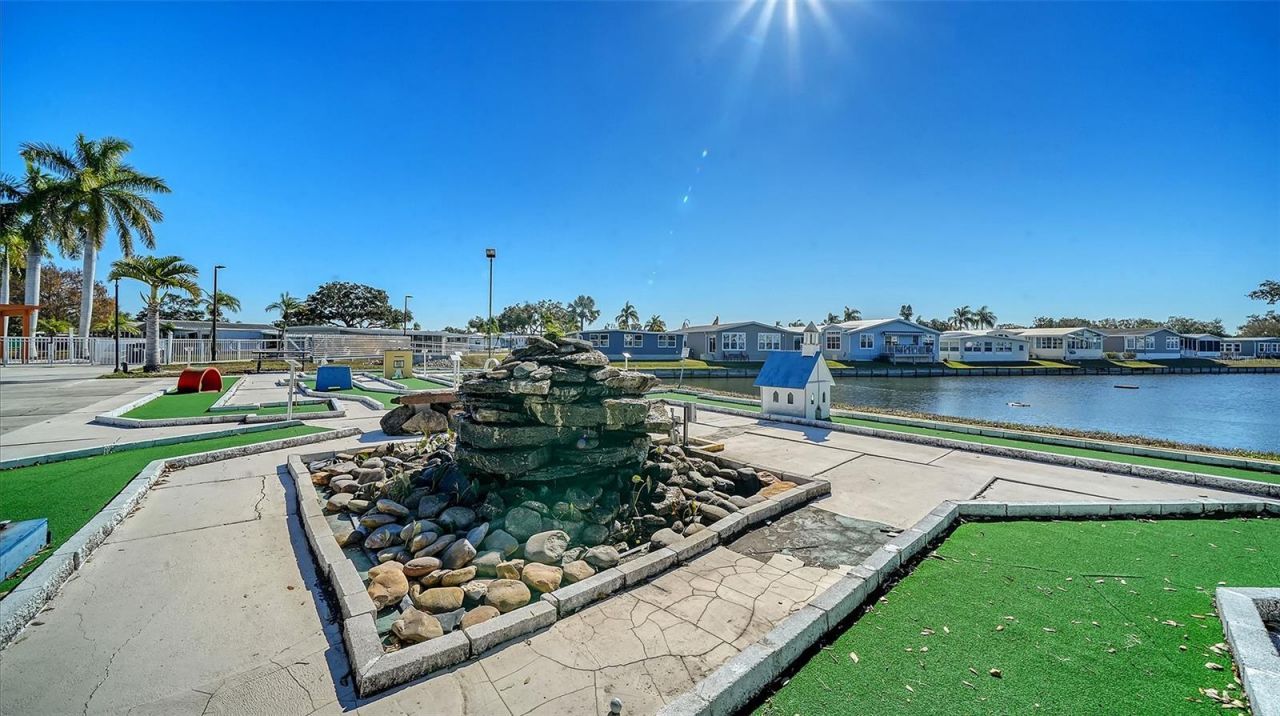 112 Oakwood Boulevard W, Sarasota, FL 34237 Photo