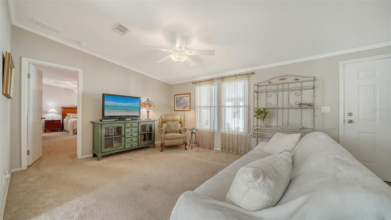 112 Oakwood Boulevard W, Sarasota, FL 34237 Photo