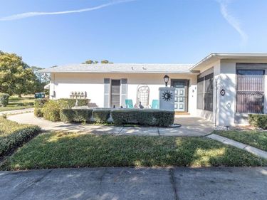 8141 BRADDOCK CIRCLE, Unit 3, PORT RICHEY, FL 34668