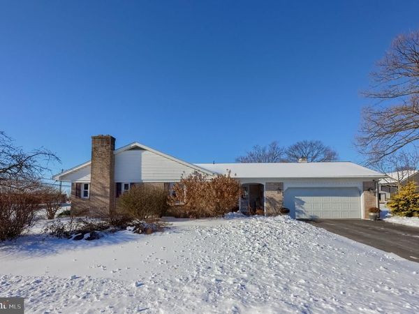 805 W MAIN STREET, NEW HOLLAND, PA 17557