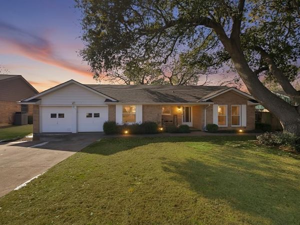 4018 Lynbrook Lane, Arlington, TX 76015