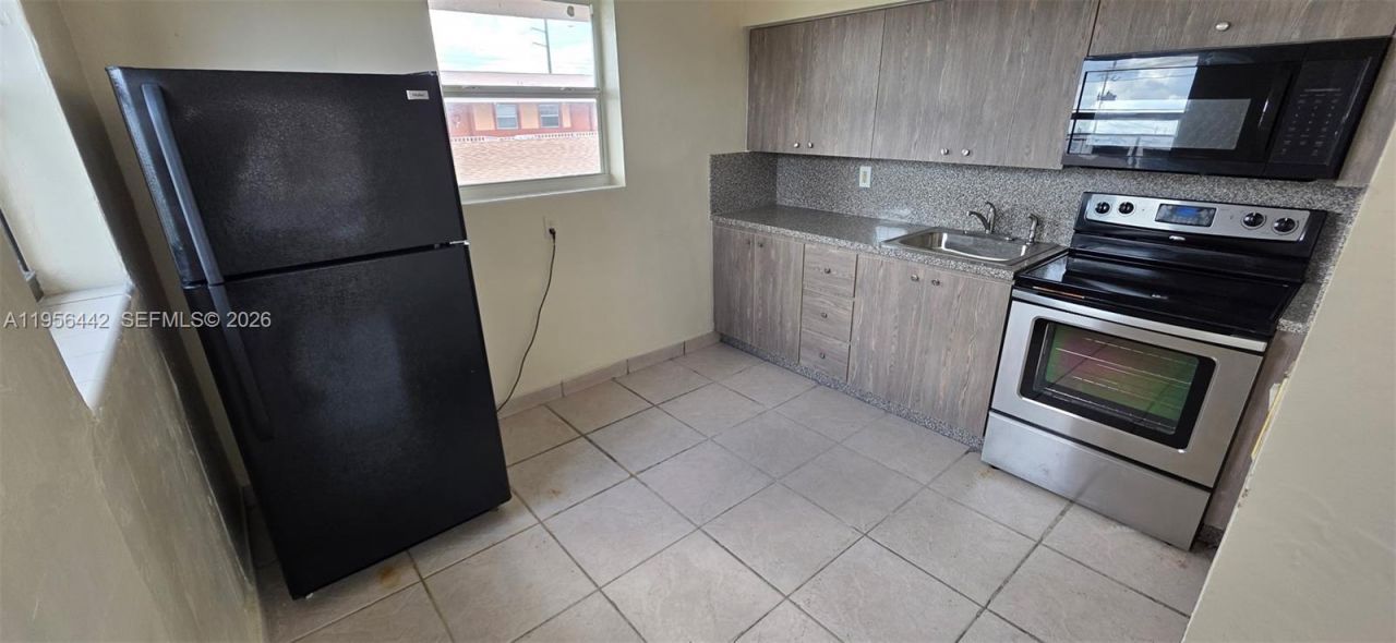 654 W 29th St, Unit 6, Hialeah, FL 33012 Photo