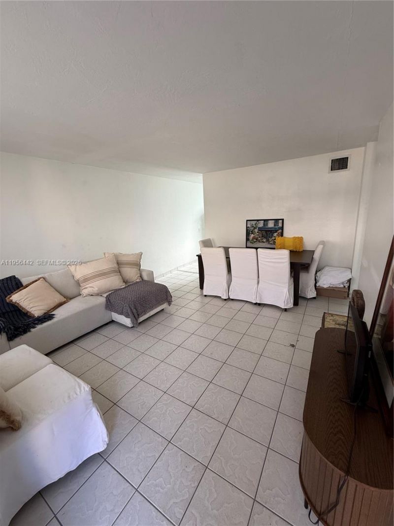 654 W 29th St, Unit 6, Hialeah, FL 33012 Photo