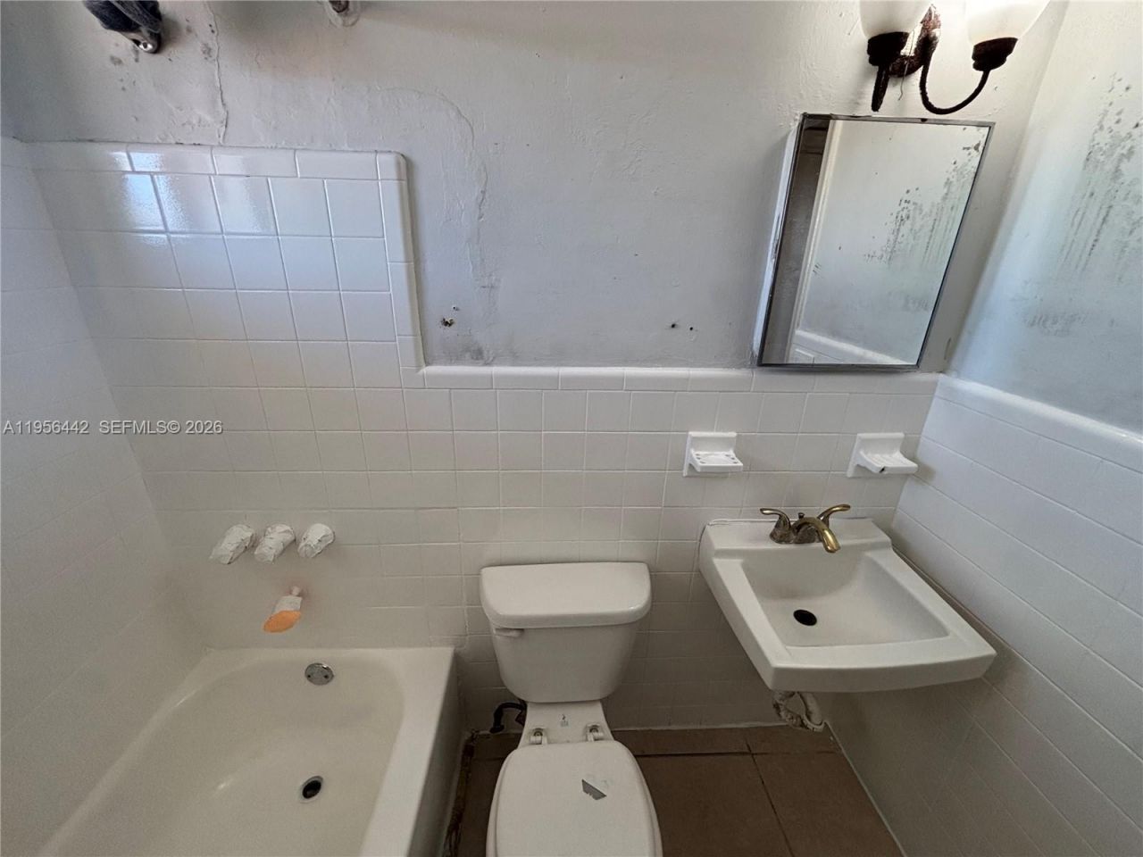 654 W 29th St, Unit 6, Hialeah, FL 33012 Photo