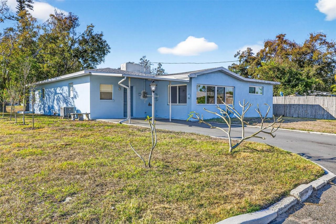 6701 Burlington Avenue N, Saint Petersburg, FL 33710 Photo