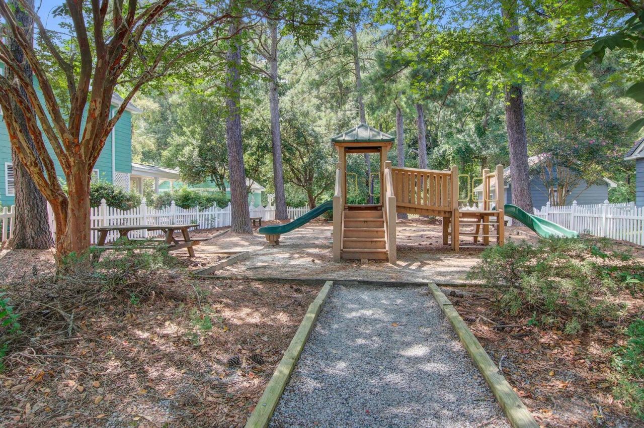 319 Pimpernel Street Photo 32