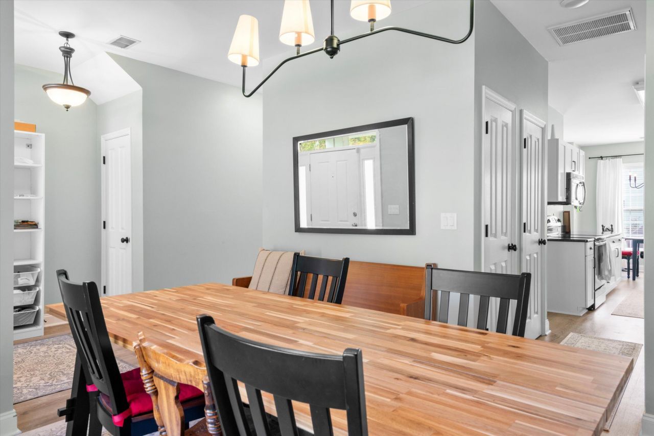 319 Pimpernel Street Photo 6