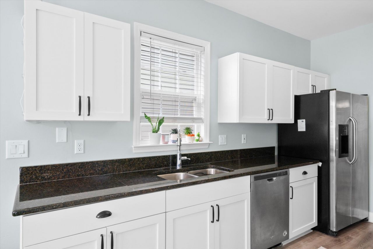 319 Pimpernel Street Photo 9