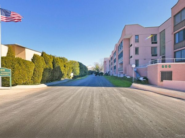 800 Willis Avenue, Unit 313, Albertson, NY 11507