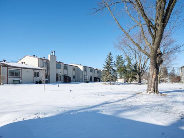 1604 Meadow Circle SE, Rochester, MN 55904