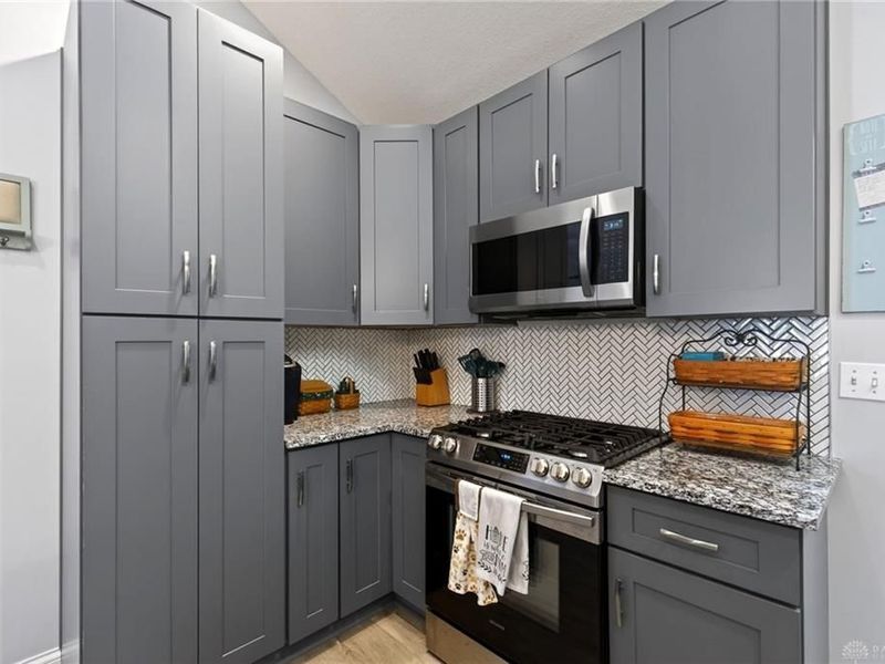 2072 Willow Run Circle, Mad River Township, OH 45323 Photo 14