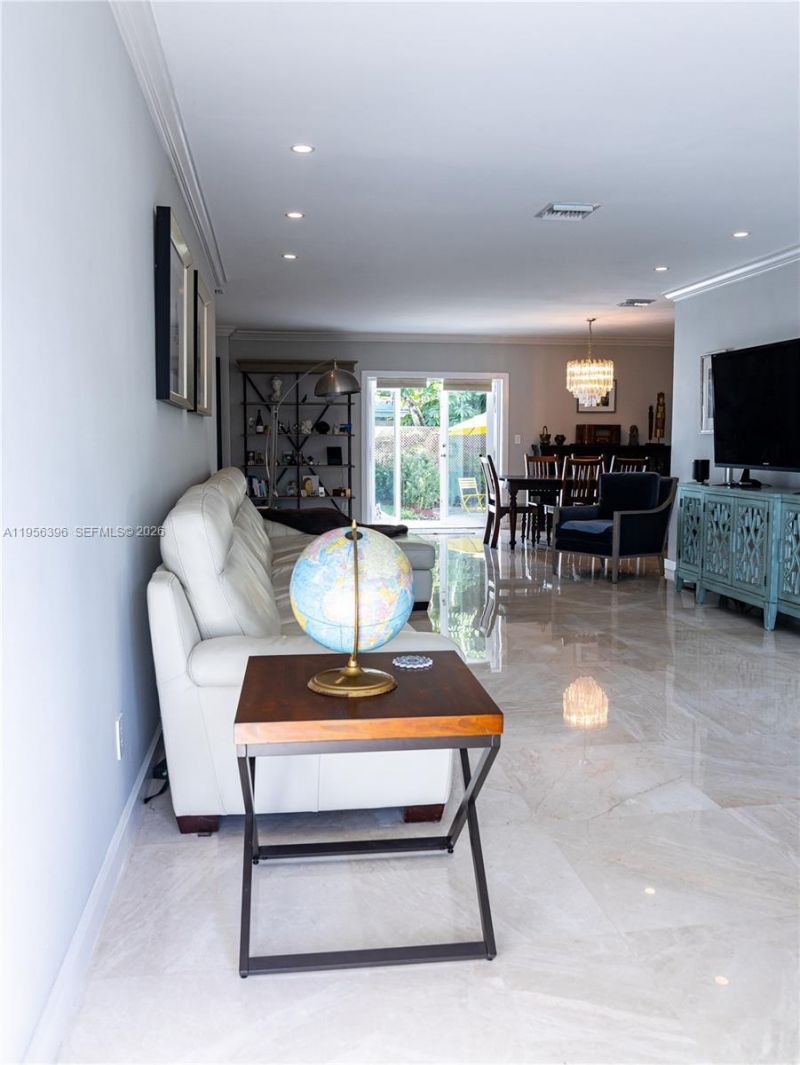 9117 Carlyle Ave, Surfside, FL 33154 Photo