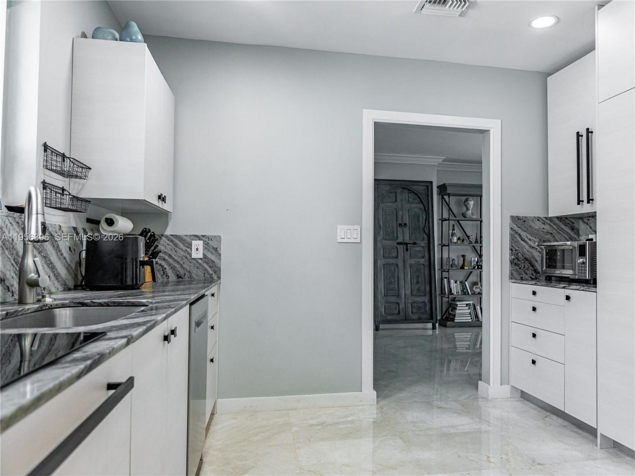 9117 Carlyle Ave, Surfside, FL 33154 Photo