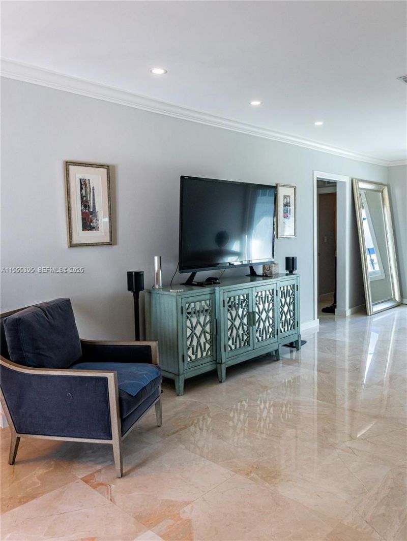 9117 Carlyle Ave, Surfside, FL 33154 Photo